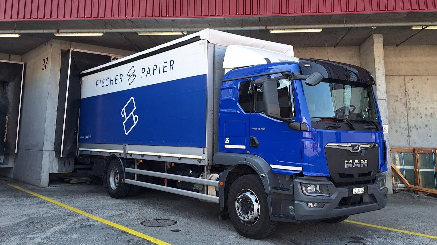 Lastwagen für das Recycling von Fischer Papier